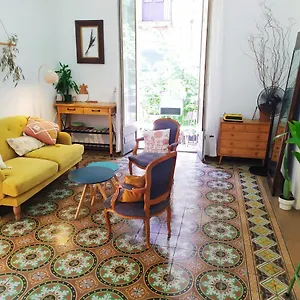 Homestay Con Salon Privado En La Rambla Girona